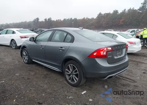 2018 Volvo S60 Cross Country T5 z USA, uszkodzony, nr VIN YV440MUM9J2006405
